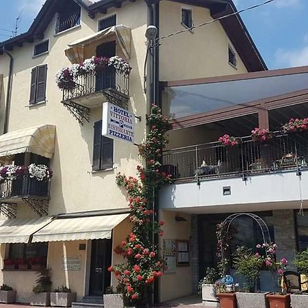 Hotel Ristorante Vittoria San Fedele Intelvi Exterior photo